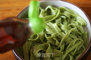劲爽菠菜手擀面的做法步骤:16