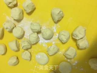 南瓜玫瑰花馒头的做法步骤:7