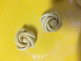 南瓜玫瑰花馒头的做法步骤:11