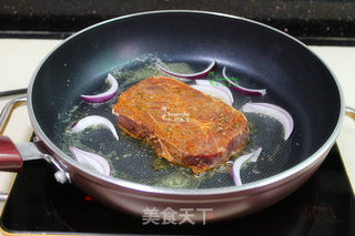 红酒牛排的做法步骤:7