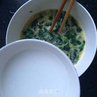 菠菜鸡蛋嫩方的做法步骤：5