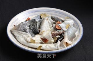 网红咸蛋黄鱼皮的做法的做法步骤:2