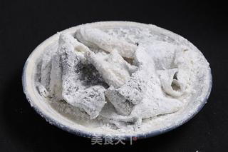 网红咸蛋黄鱼皮的做法的做法步骤:4