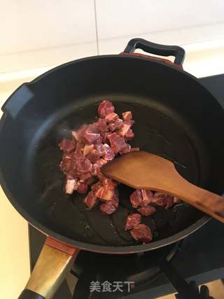 蔬菜牛肉炒饭的做法步骤:7