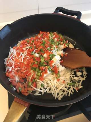 蔬菜牛肉炒饭的做法步骤:9