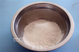 芝麻红薯饼的做法步骤:2