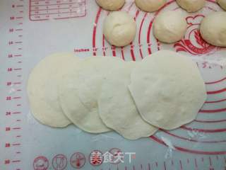白菜猪肉包子的做法步骤:10