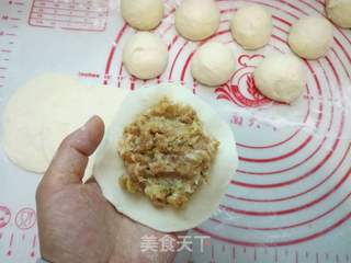 白菜猪肉包子的做法步骤:11
