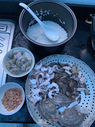 海鲜粥的做法步骤:2