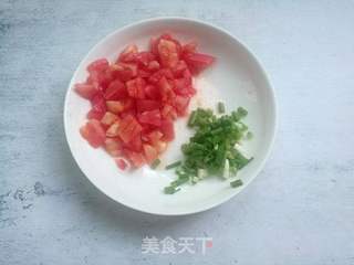 番茄鸡蛋炒饭的做法步骤:2