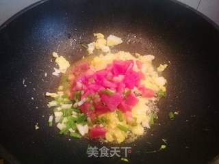 番茄鸡蛋炒饭的做法步骤:4