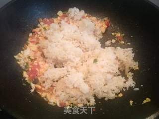 番茄鸡蛋炒饭的做法步骤:5