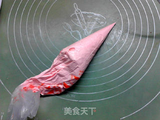 泡泡浴洗澡娃娃裱花蛋糕的做法步骤:13