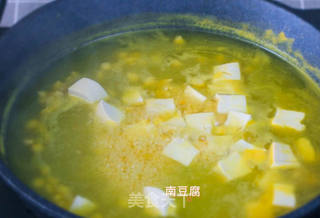 南瓜玉米豆腐羹的做法步骤:4