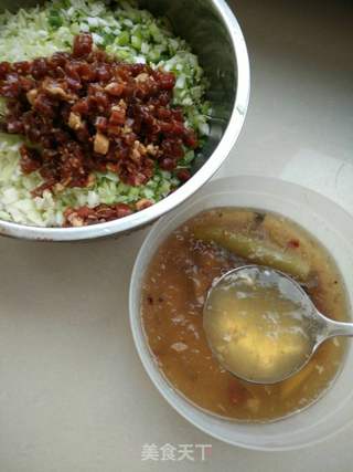 白菜猪肉水饺的做法步骤:7
