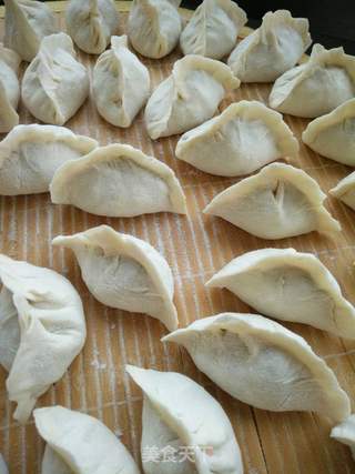 白菜猪肉水饺的做法步骤:13
