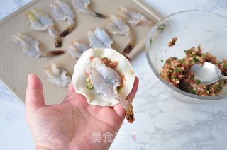 抱蛋鲜肉虾饺的做法步骤:5