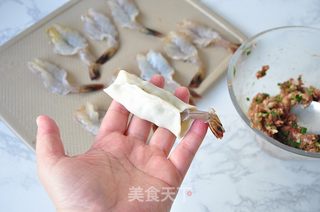 抱蛋鲜肉虾饺的做法步骤:6