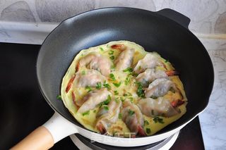 抱蛋鲜肉虾饺的做法步骤:10