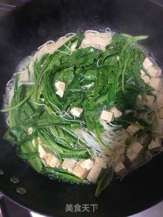 豆腐青菜热汤面的做法步骤：6
