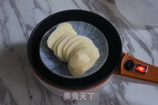 虾仁土豆球的做法步骤:2