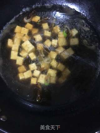 豆腐青菜热汤面的做法步骤：3
