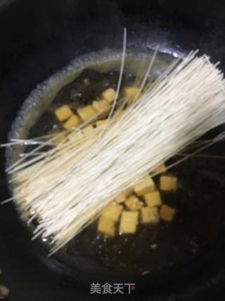 豆腐青菜热汤面的做法步骤：4