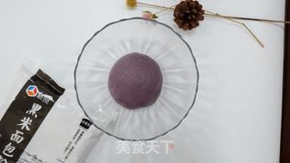 香甜柔软黑色果子面包的做法步骤:3
