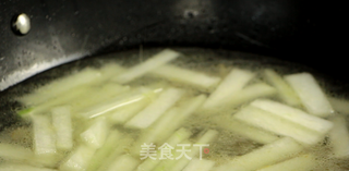 冬瓜蛏子汤的做法步骤:3