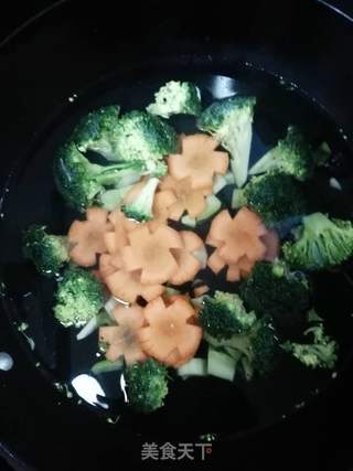 小猪佩奇黑胡椒汁牛肉意大利面的做法步骤:7