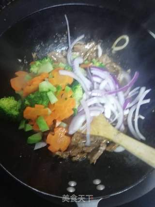小猪佩奇黑胡椒汁牛肉意大利面的做法步骤:11