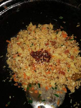 黄金炒饭的做法步骤:12