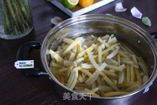 柚子皮别再扔啦——糖柚子皮的做法步骤:4