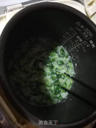 油盐菠菜粥的做法步骤:3