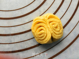 南瓜花卷的做法步骤:13