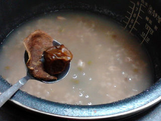 酸甜甘润的陈皮梅花生粥的做法步骤:7