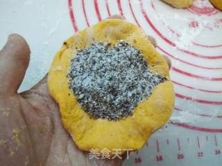 南瓜黑芝麻糖饼的做法步骤:13