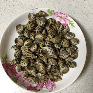 白灼花螺的做法步骤：1