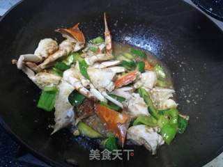 青椒黄瓜炒梭子蟹的做法步骤:10