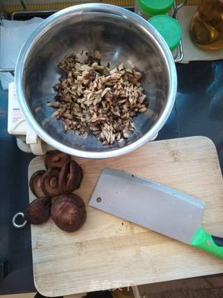 香菇青菜牛肉包的做法步骤:2
