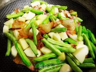 腊肉孔饭(野生厨房同款)的做法步骤:5