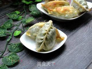 三鲜荠菜煎包的做法步骤:13