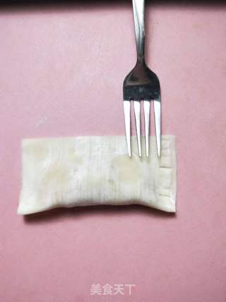 馄饨皮版香蕉派的做法步骤：5