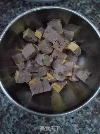 肉末南瓜酱软饭的做法步骤:2