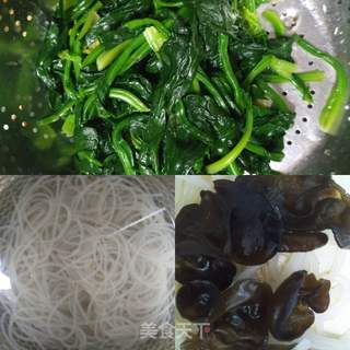 菠菜鸡蛋包子的做法步骤:3