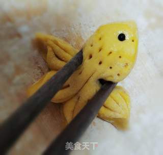 小金鱼馒头的做法步骤:10