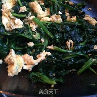 菠菜炒蛋的做法步骤:7