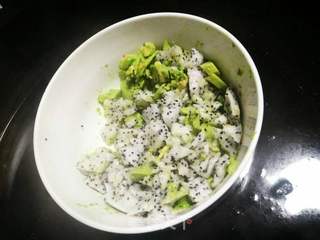 牛油果奶昔的做法步骤:2