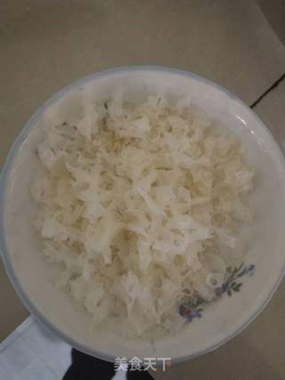 水果银耳汤的做法步骤:2