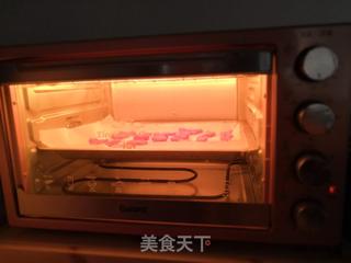 火龙果饼干的做法步骤:10